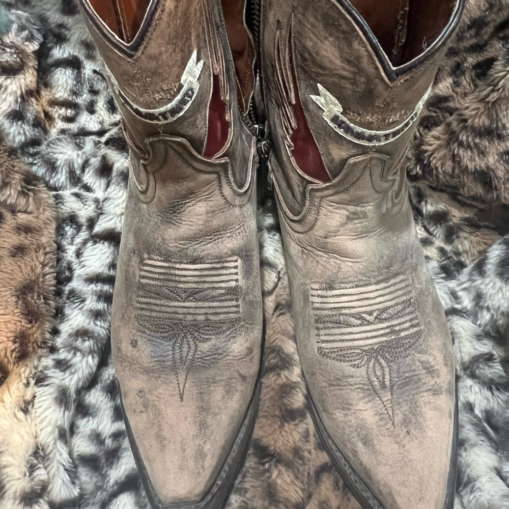 short cowboy boots - Picture 6 of 7